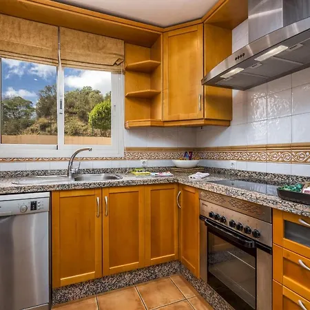 Apartmán Vivi Homes - Valery Pool, Terrace & Padel *