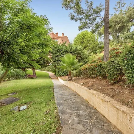 Vivi Homes - Valery Pool, Terrace & Padel