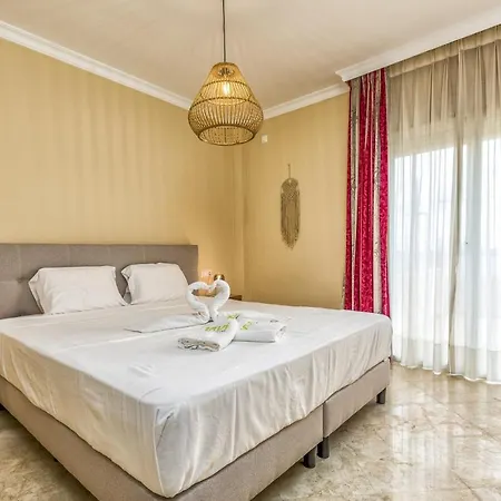 Vivi Homes - Valery Pool, Terrace & Padel