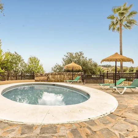 Vivi Homes - Valery Pool, Terrace & Padel